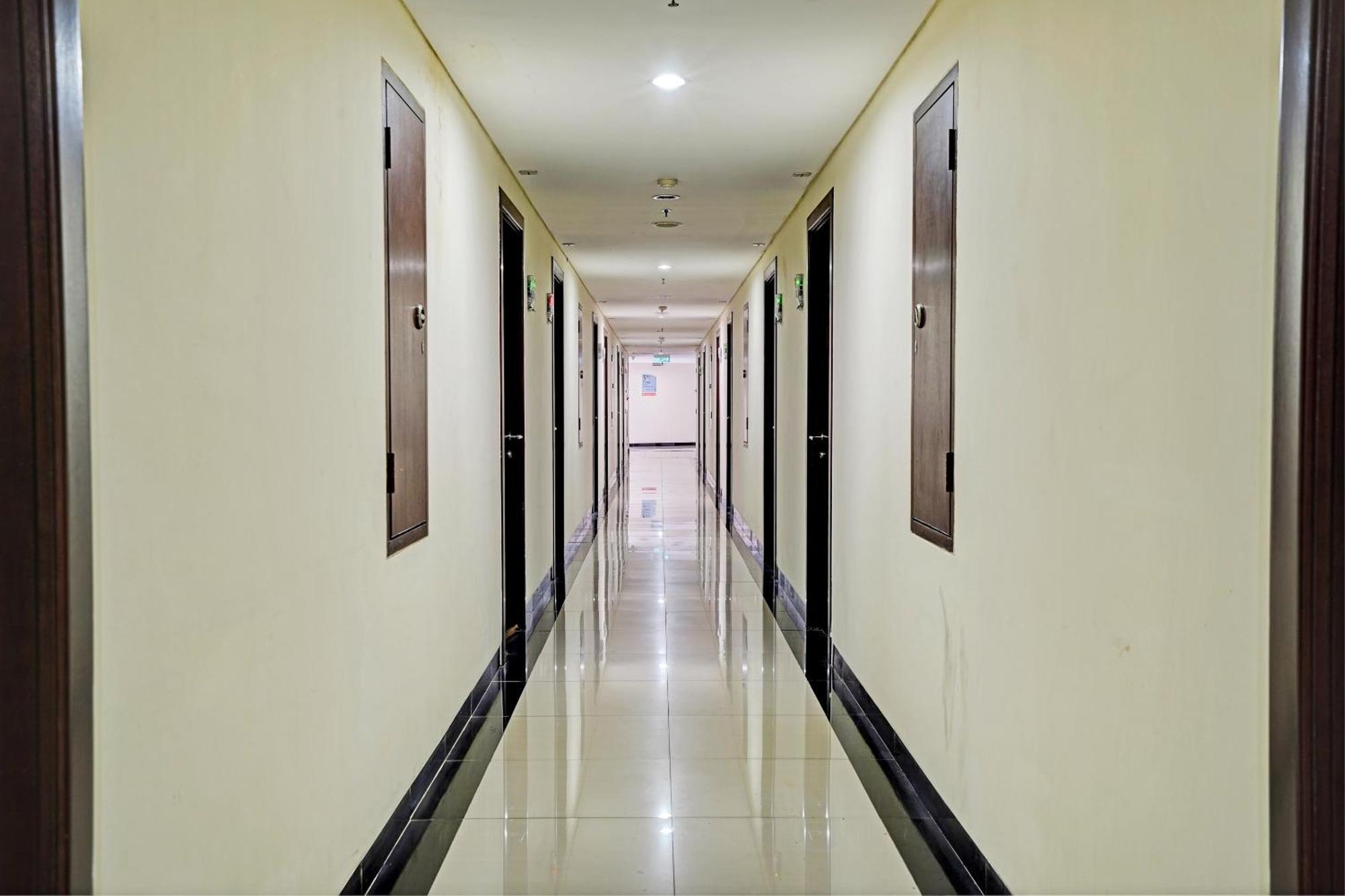 Oyo Life 93097 Gateway Pasteur By Kaisar 2*